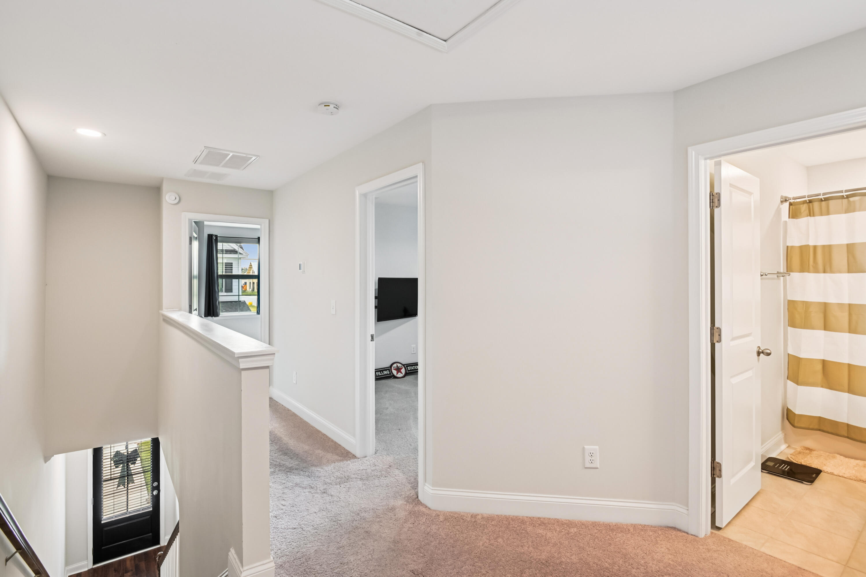 401 Stoneleigh Lane Moncks Corner, SC 29461 - Photo 20 of 32 Upstairs Hallway