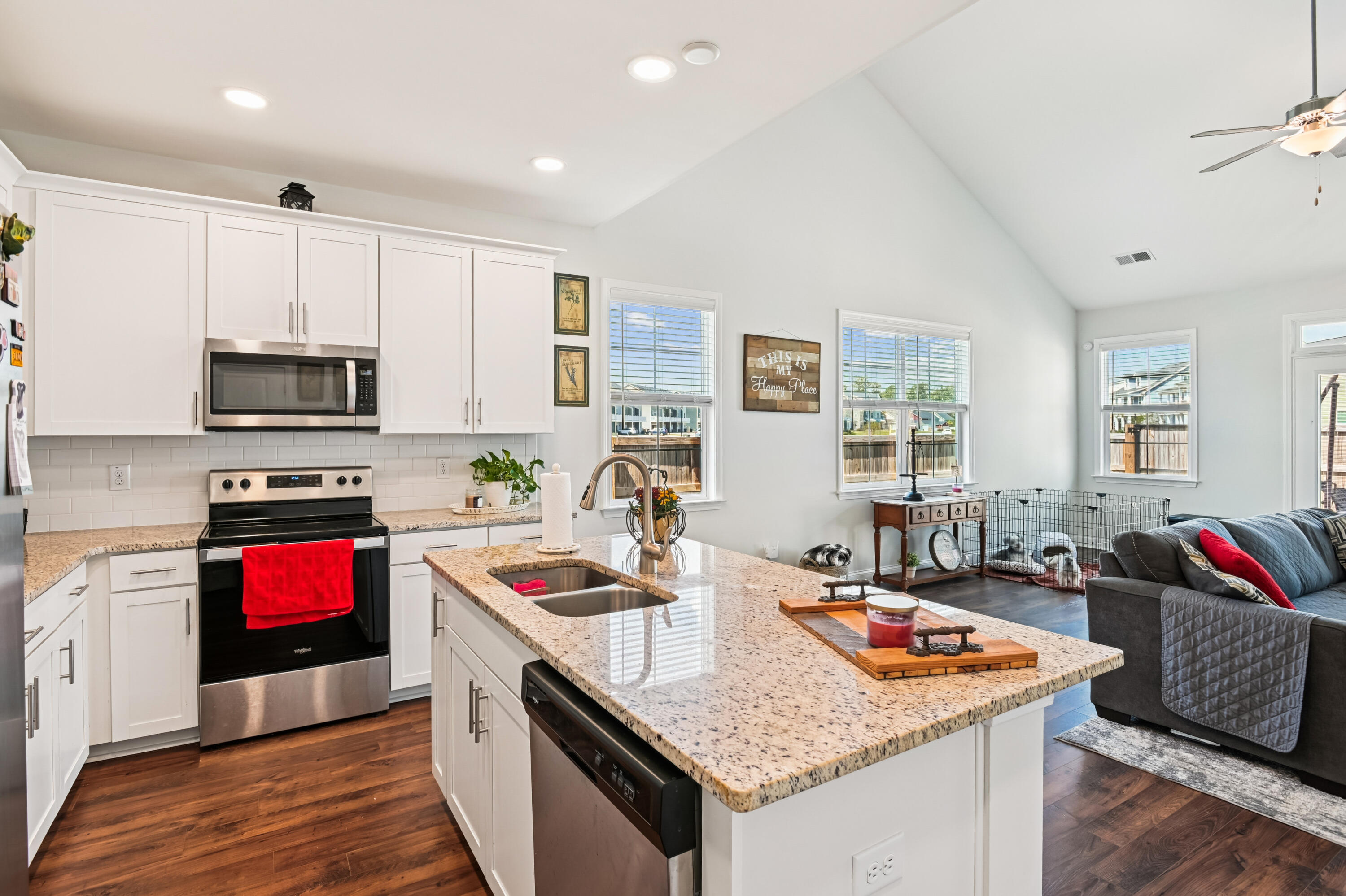 401 Stoneleigh Lane Moncks Corner, SC 29461 - Photo 8 of 32 Kitchen