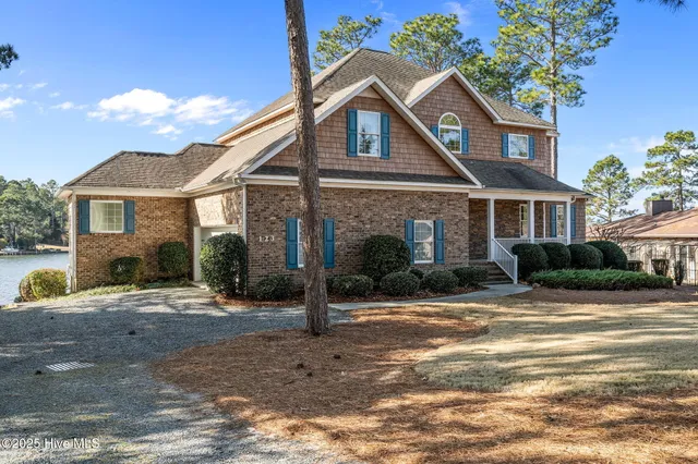 $1,400,000 | 123 Anchor Point, Seven Lakes, NC 27376