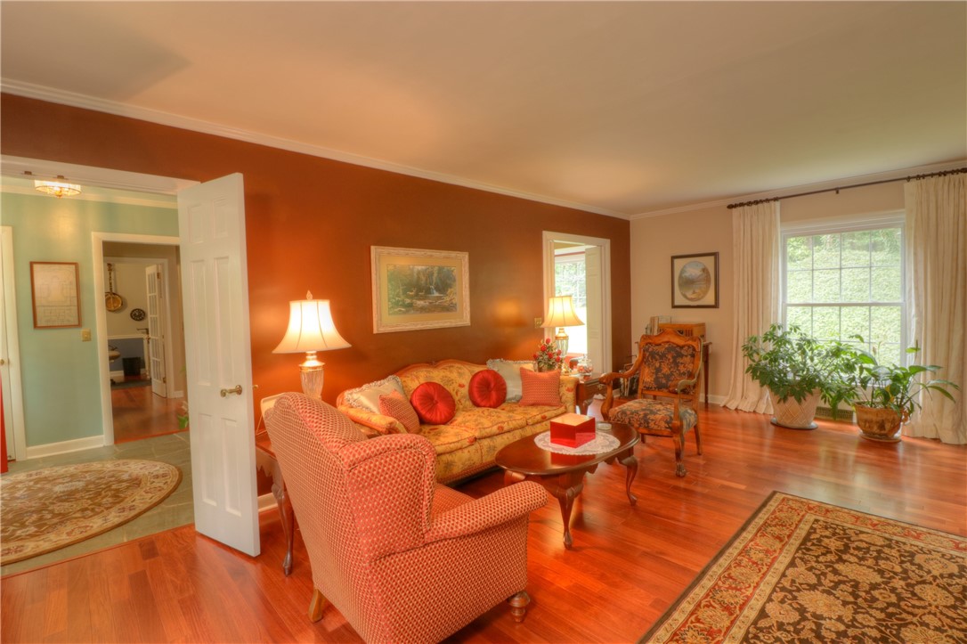 150 Jessamine Place Walhalla, SC 29691 - Photo 4 of 34 Gallery Image 4