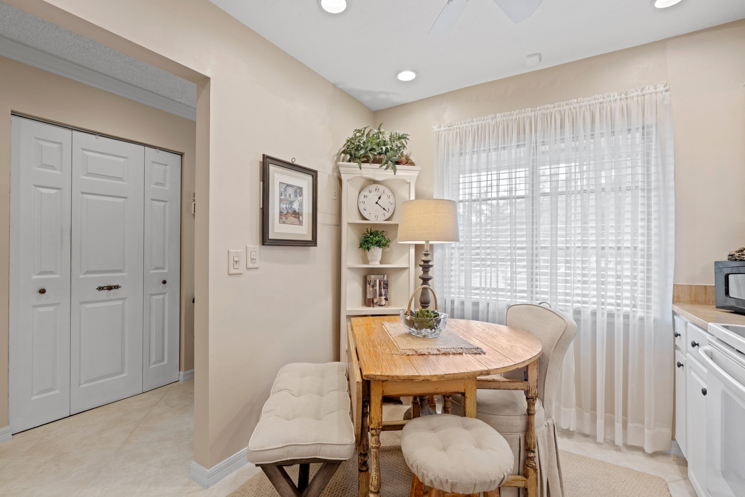 21734 Arriba Real, Unit 32B Boca Raton, FL 33433 - Photo 8 of 27 Kitchen