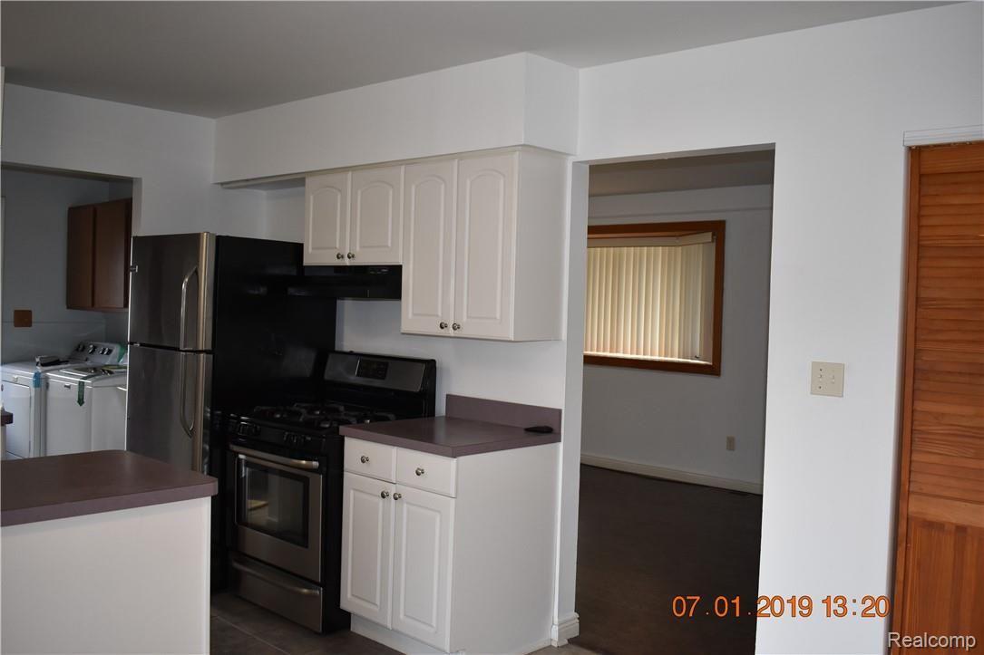 5001 Harding Street Wayne, MI 48184 - Photo 5 of 18 DSC_0013.JPG