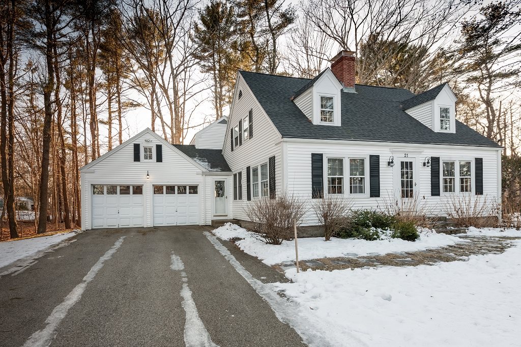 21 Cape Neddick Road York, ME 03909 - Photo 1 of 39 Gallery Image 1