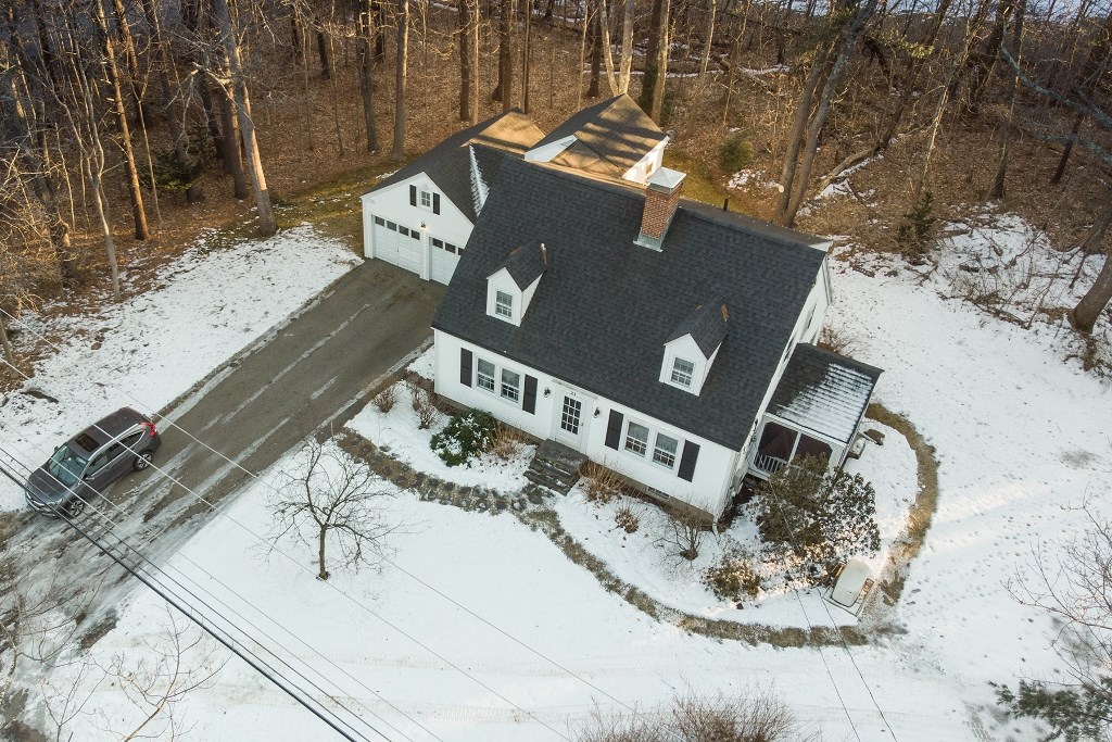 21 Cape Neddick Road York, ME 03909 - Photo 2 of 39 Gallery Image 2