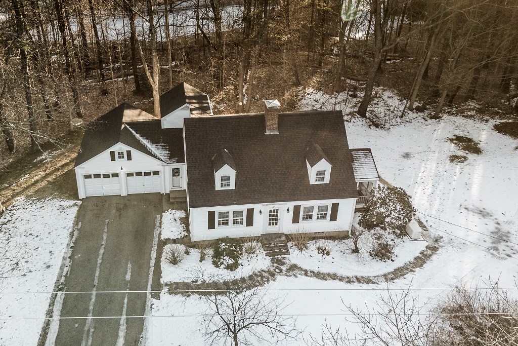 21 Cape Neddick Road York, ME 03909 - Photo 4 of 39 Gallery Image 4