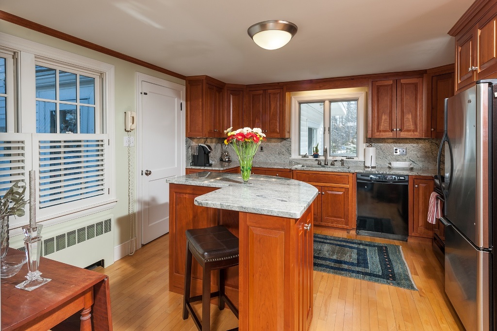 21 Cape Neddick Road York, ME 03909 - Photo 7 of 39 Gallery Image 7