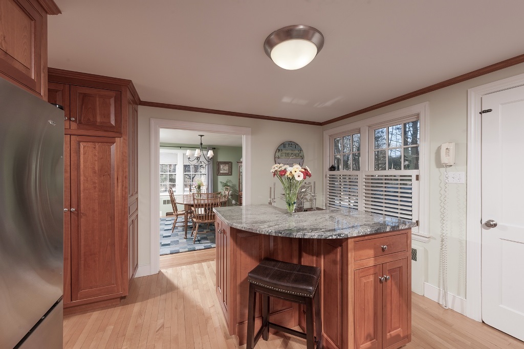 21 Cape Neddick Road York, ME 03909 - Photo 8 of 39 Gallery Image 8