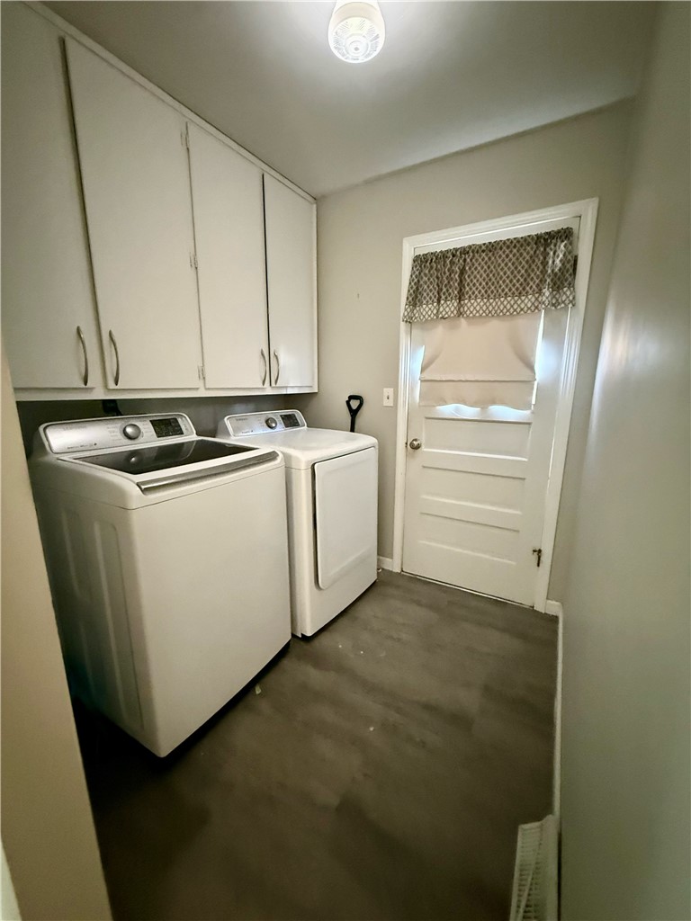 1202 Florida Avenue Decatur, IL 62521 - Photo 10 of 16 Upper Level Laundry