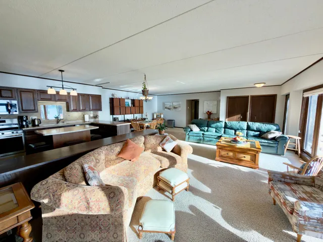 $550,000 | 31479 395th Place, Aitkin, MN 56431