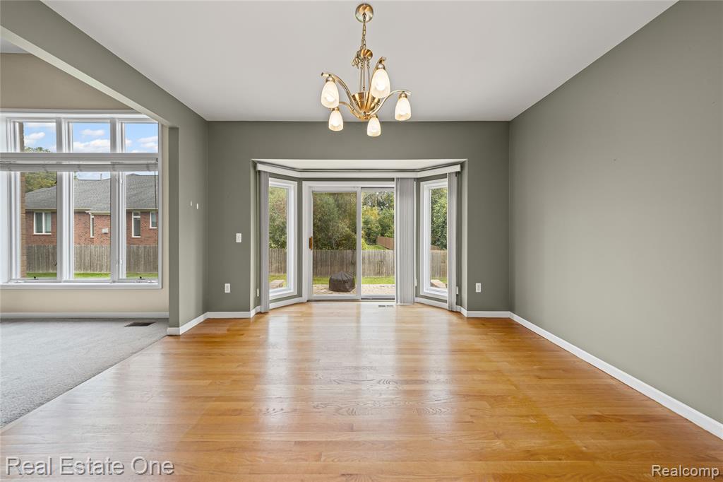 2025 Somerville Road Rochester Hills, MI 48307 - Photo 8 of 51