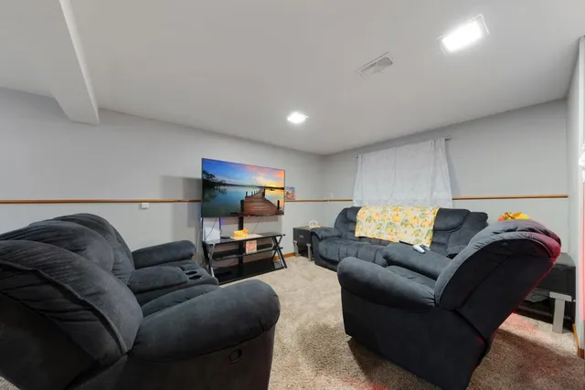 $339,000 | 2059 Roe Crest Drive, North Mankato, MN 56003