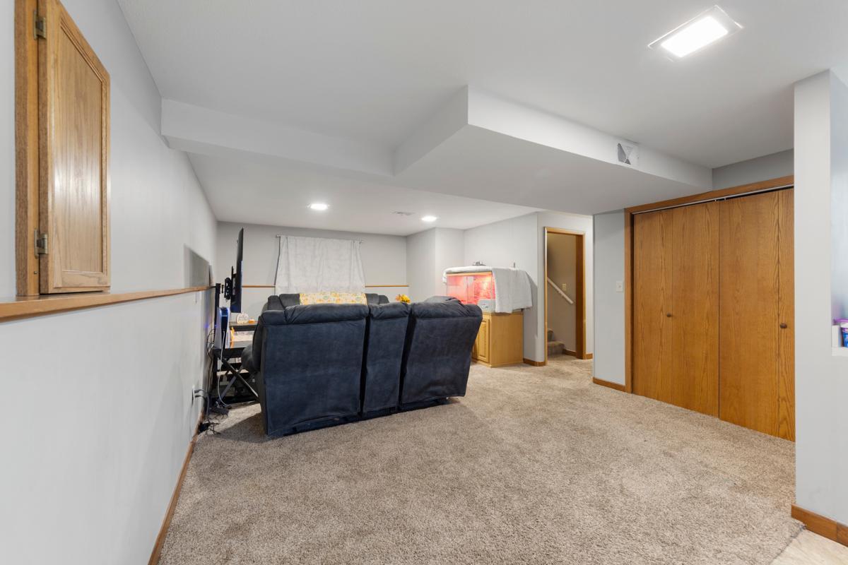 2059 Roe Crest Drive North Mankato, MN 56003 - Photo 21 of 35