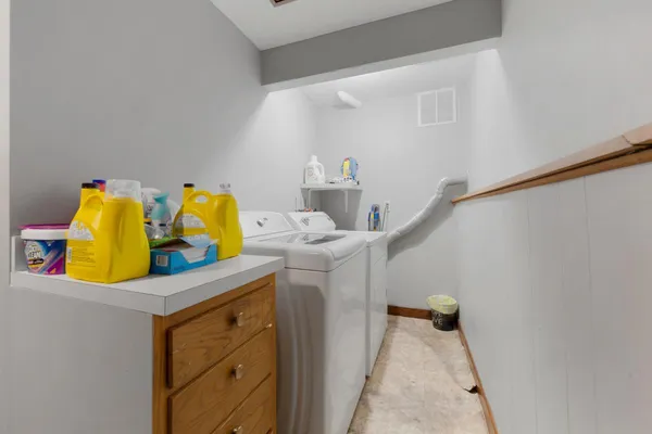 $328,900 | 2059 Roe Crest Drive, North Mankato, MN 56003