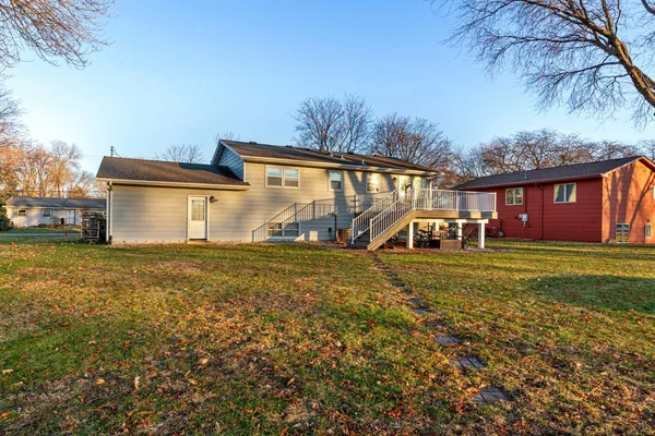 $328,900 | 2059 Roe Crest Drive, North Mankato, MN 56003