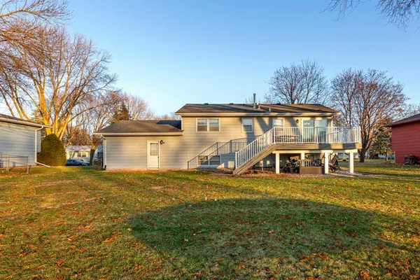 $328,900 | 2059 Roe Crest Drive, North Mankato, MN 56003