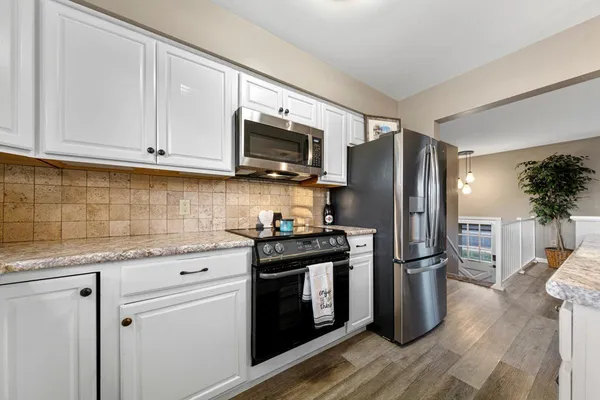 $328,900 | 2059 Roe Crest Drive, North Mankato, MN 56003