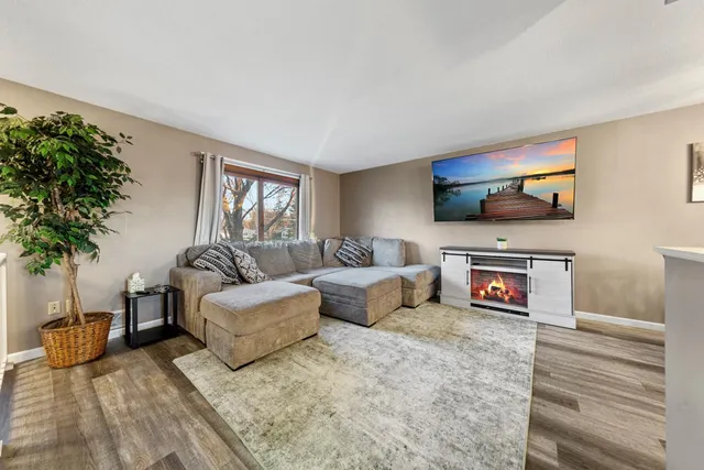 $339,000 | 2059 Roe Crest Drive, North Mankato, MN 56003