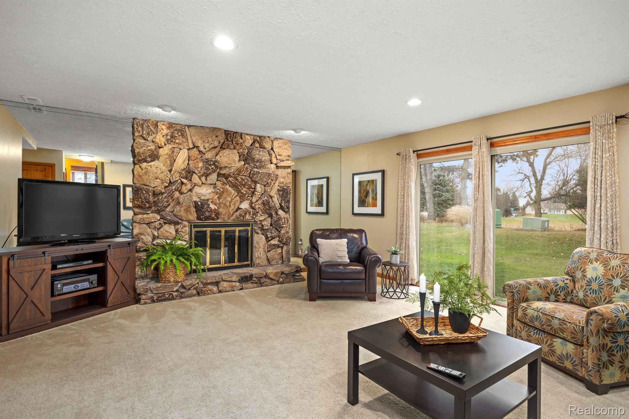 591 Lockport Road Rochester, MI 48307 - Photo 11 of 40 Gallery Image 11