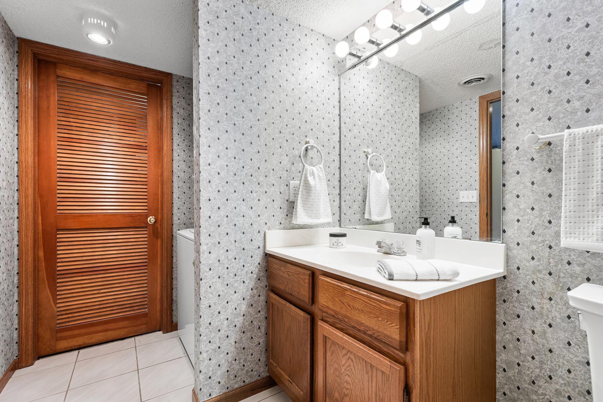 7954 Timber Lake Drive Eden Prairie, MN 55347 - Photo 14 of 27