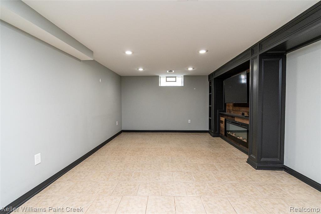 3515 Durham Road Royal Oak, MI 48073 - Photo 29 of 46