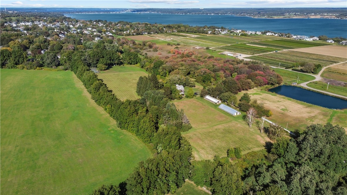184 Glen Road Portsmouth, RI 02871 - Photo 3 of 37 Gallery Image 3