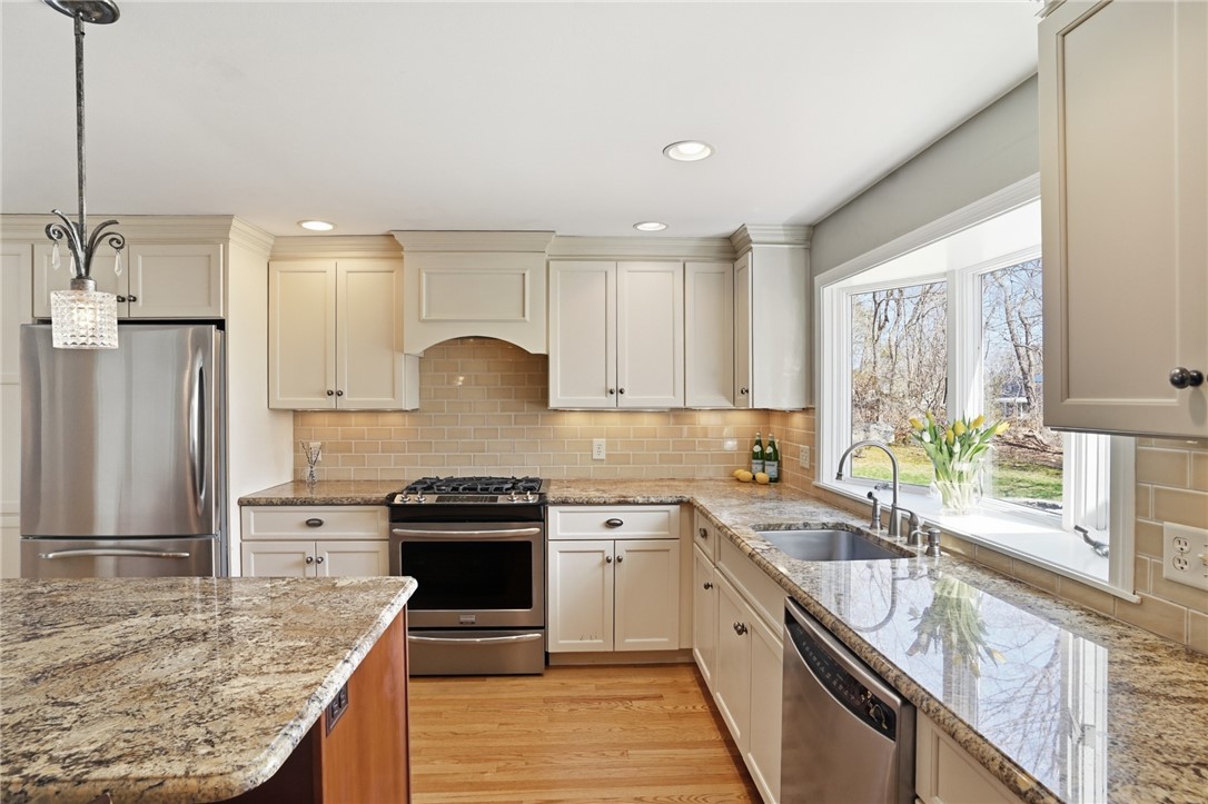 14 High Street Barrington, RI 02806 - Photo 12 of 41