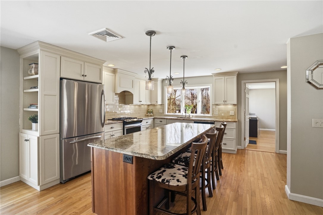 14 High Street Barrington, RI 02806 - Photo 8 of 41