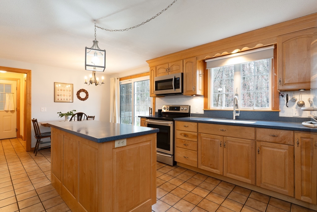 110 Dennison Hill Road Southbridge, MA 01550 - Photo 6 of 42
