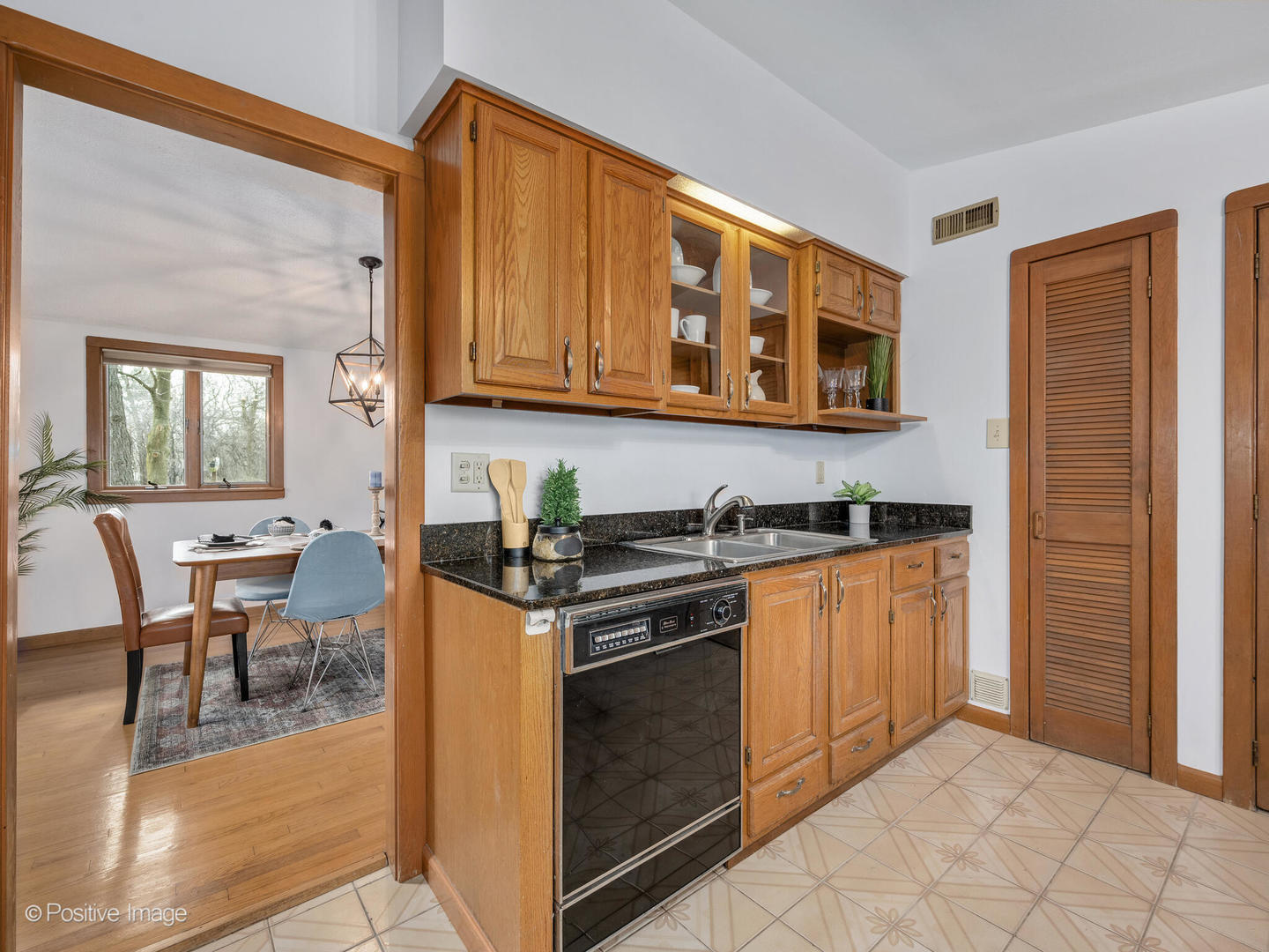 1010 West Plainfield Road Countryside, IL 60525 - Photo 10 of 28 Gallery Image 10