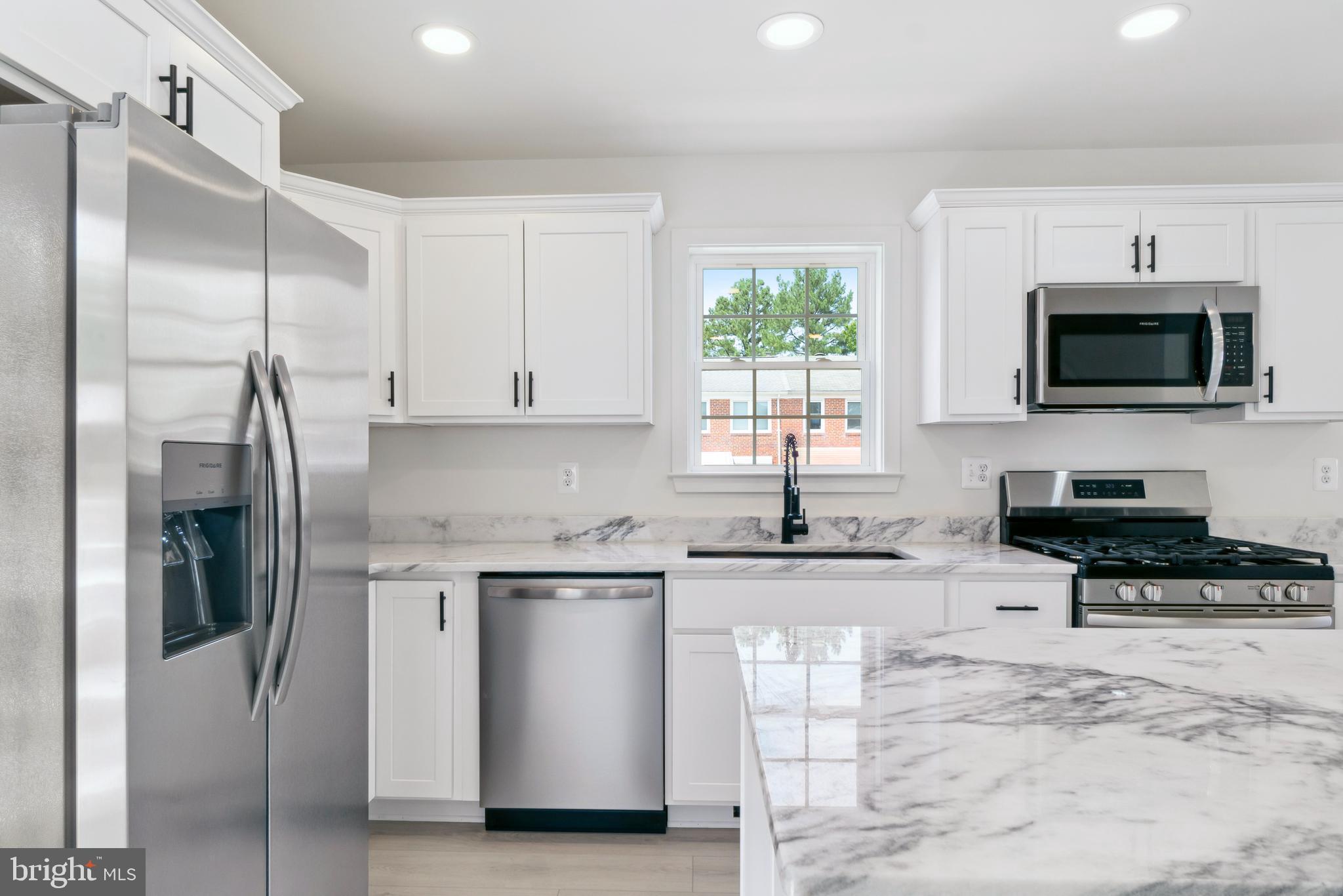 557 Chalcot Square Essex, MD 21221 - Photo 16 of 46