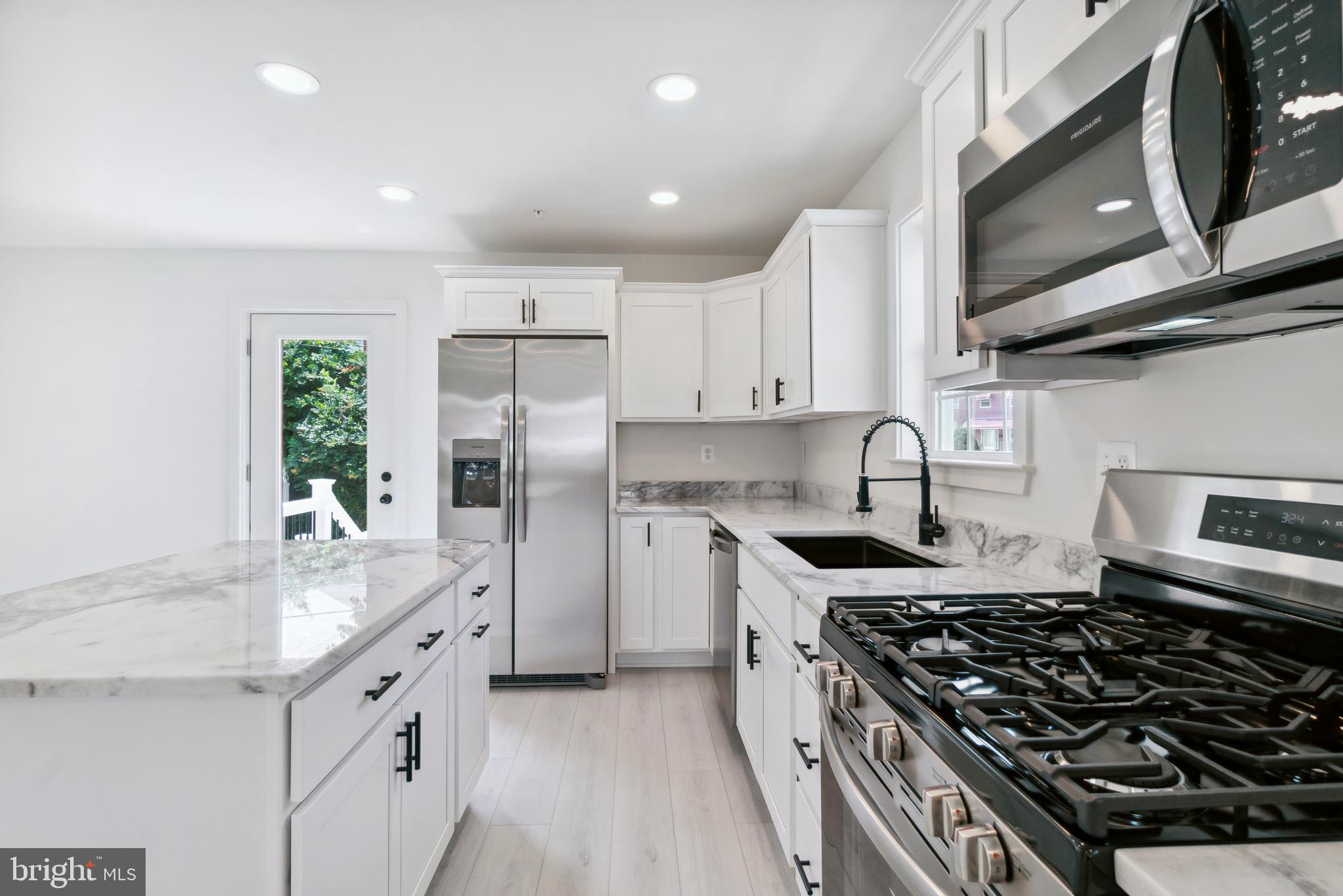 557 Chalcot Square Essex, MD 21221 - Photo 19 of 46