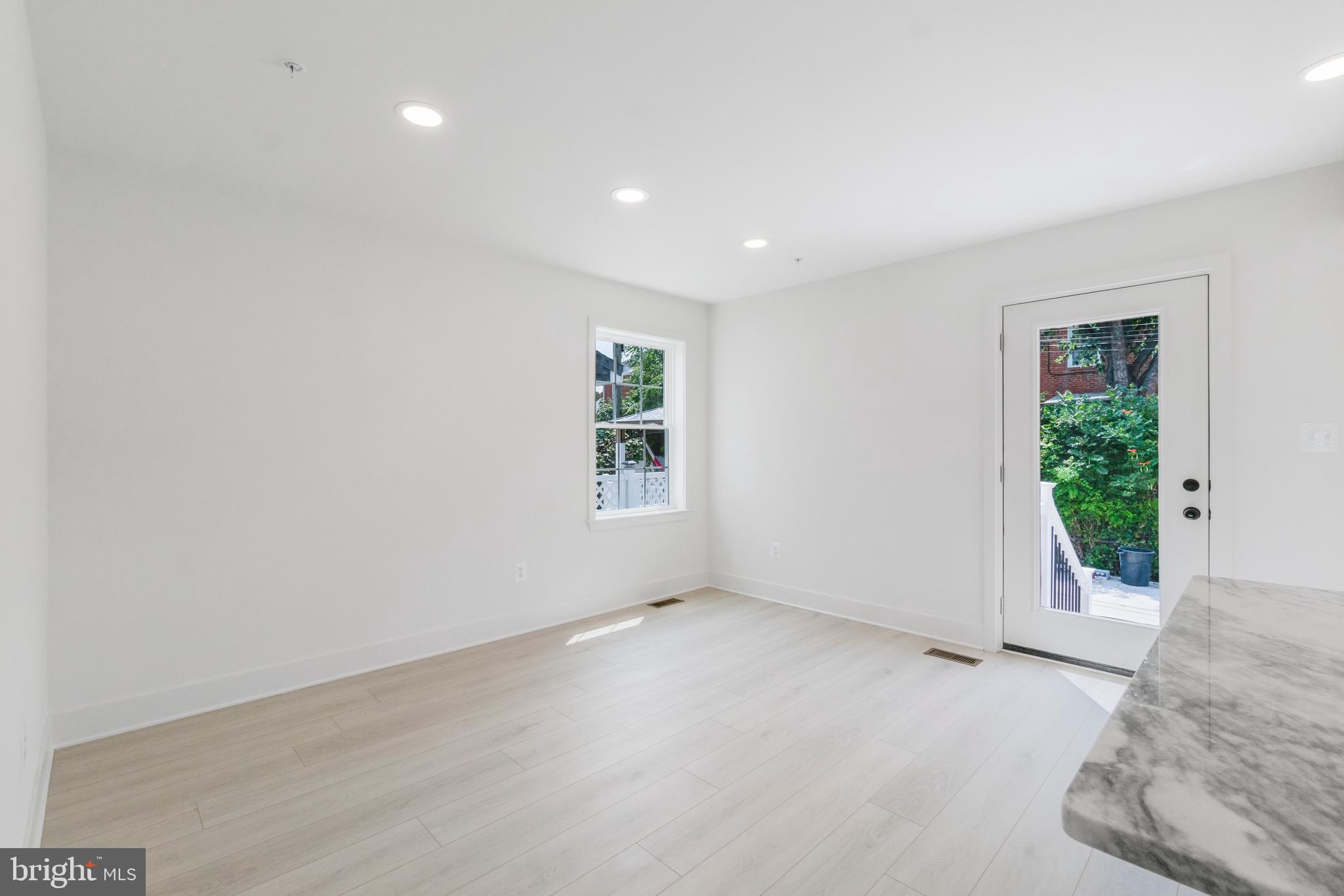 557 Chalcot Square Essex, MD 21221 - Photo 20 of 46