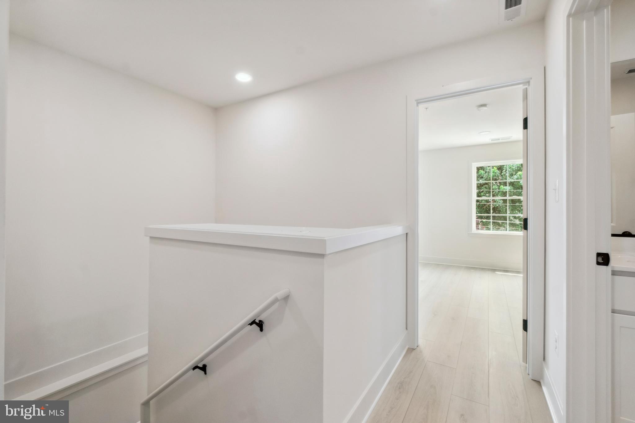 557 Chalcot Square Essex, MD 21221 - Photo 24 of 46