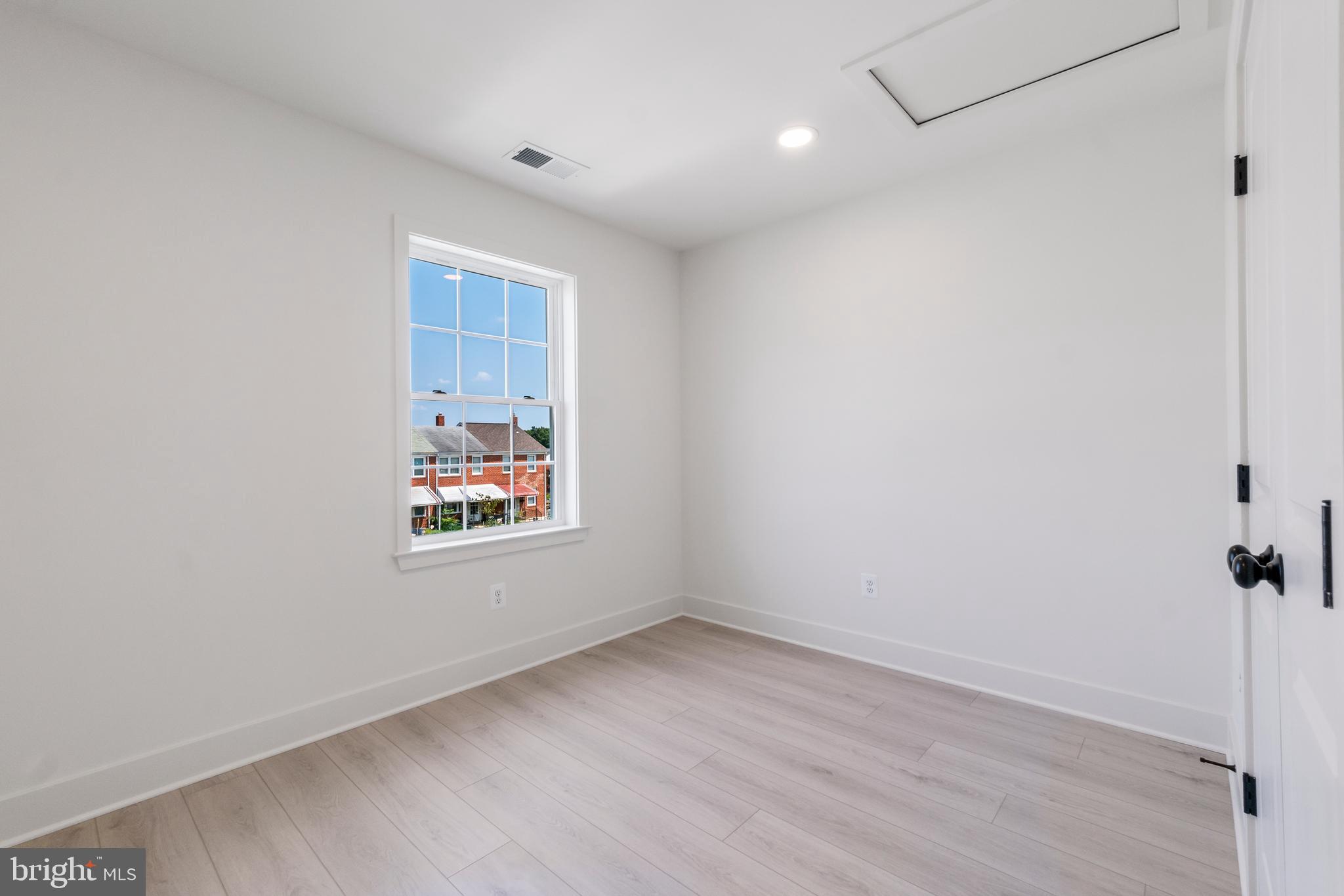 557 Chalcot Square Essex, MD 21221 - Photo 25 of 46