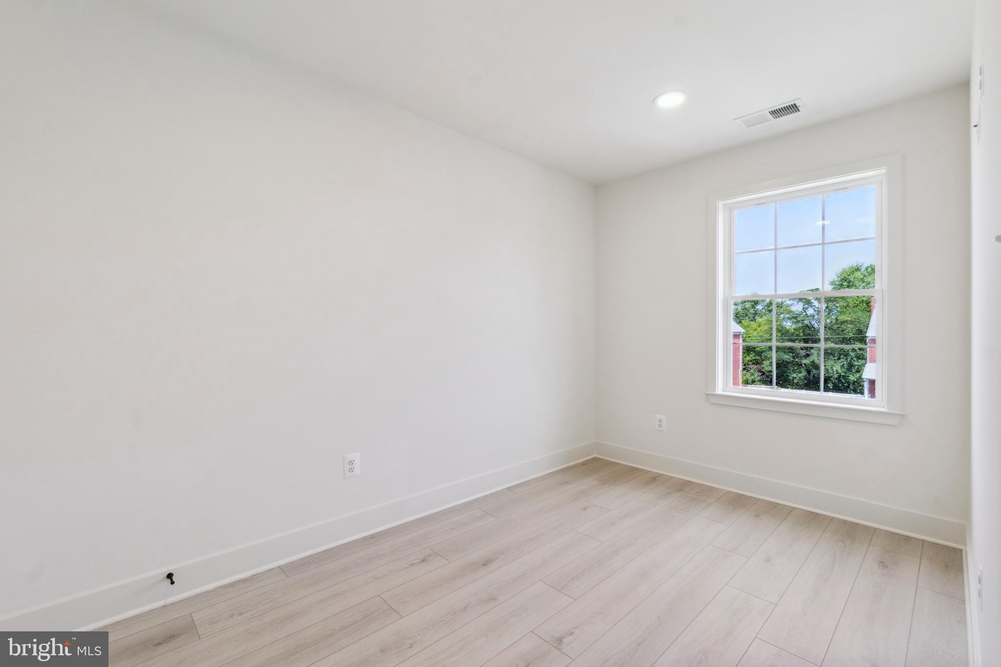 557 Chalcot Square Essex, MD 21221 - Photo 28 of 46