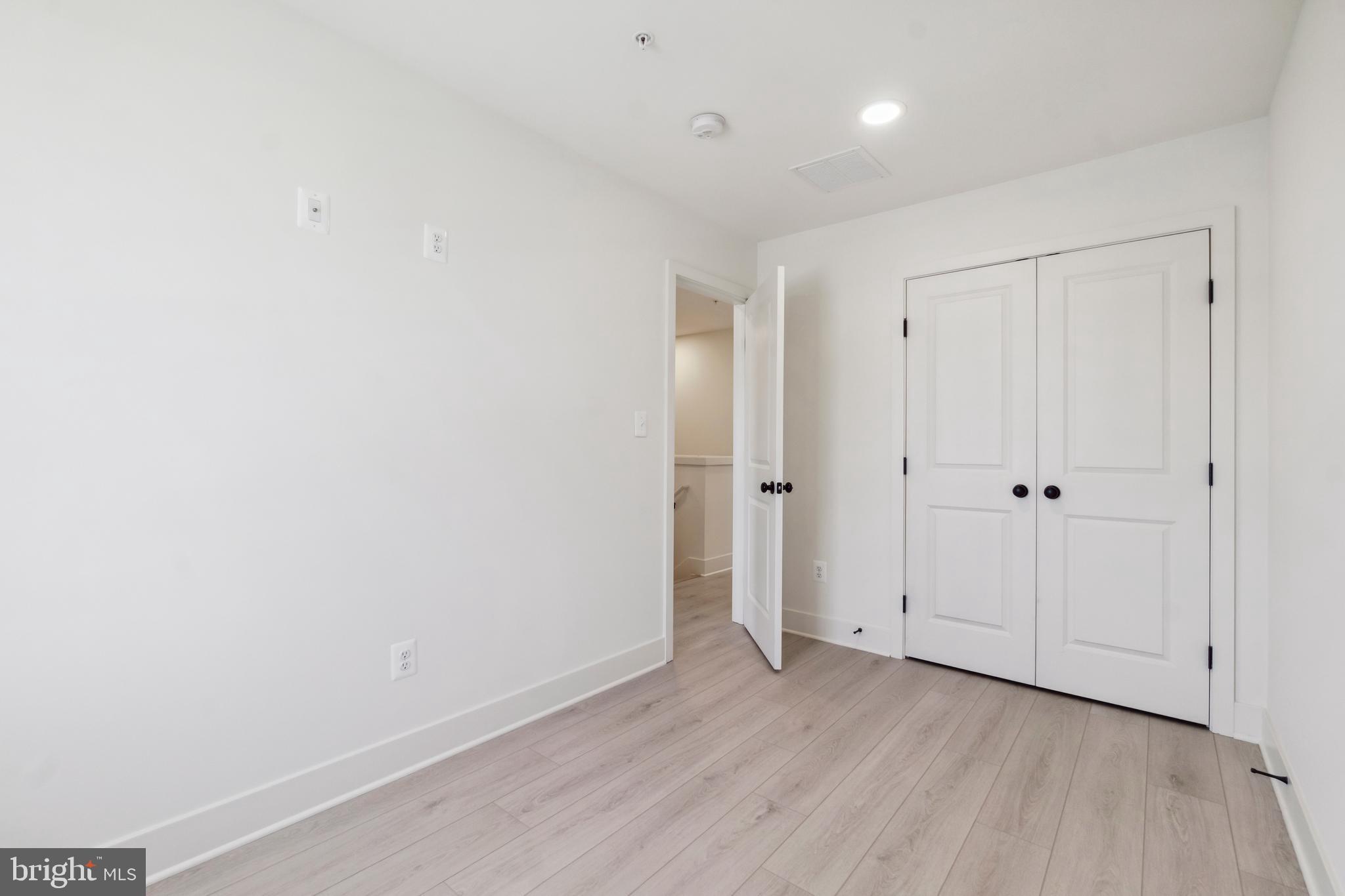 557 Chalcot Square Essex, MD 21221 - Photo 29 of 46