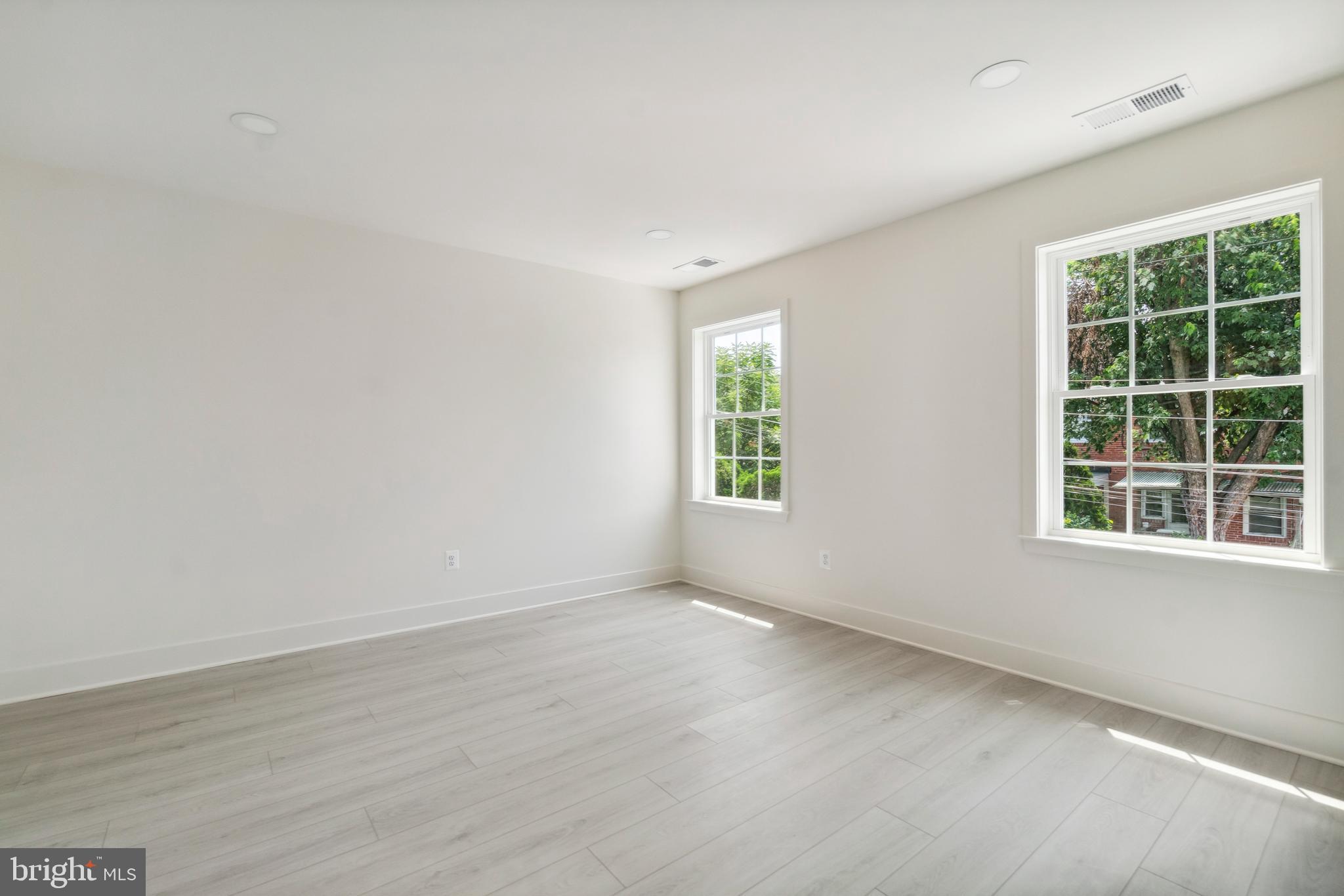 557 Chalcot Square Essex, MD 21221 - Photo 30 of 46