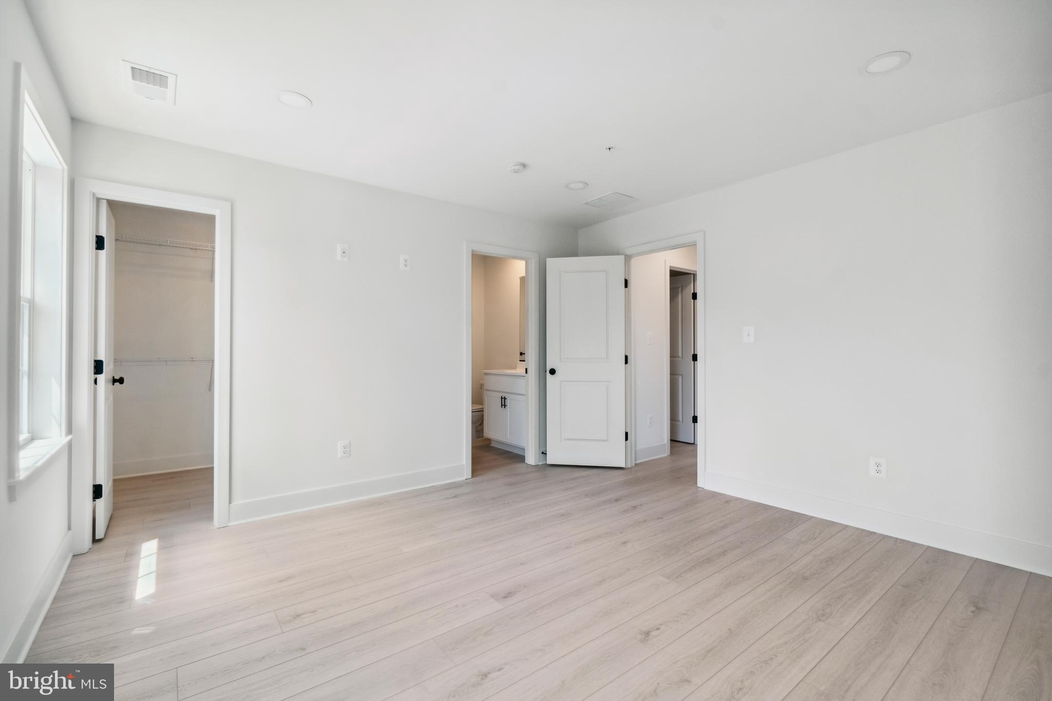 557 Chalcot Square Essex, MD 21221 - Photo 34 of 46