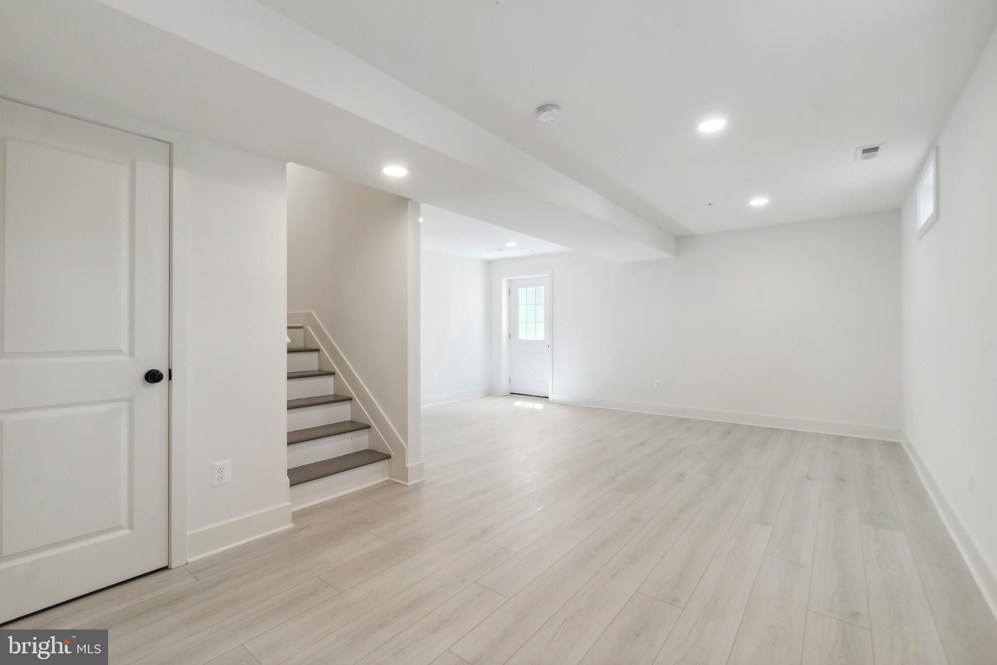 557 Chalcot Square Essex, MD 21221 - Photo 37 of 46