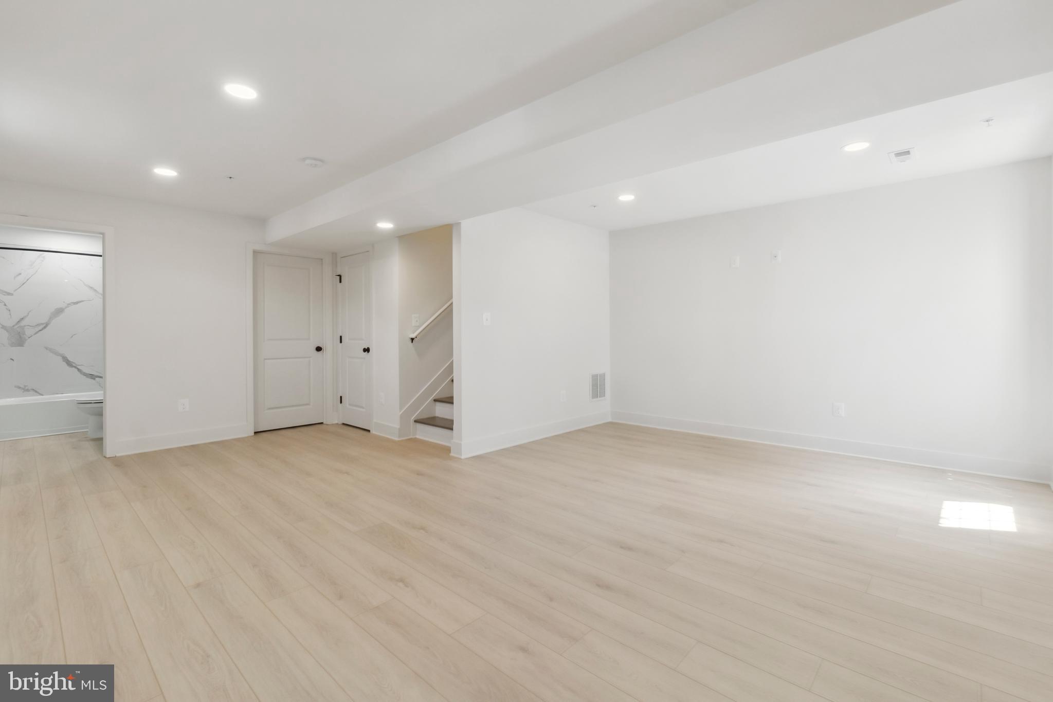 557 Chalcot Square Essex, MD 21221 - Photo 39 of 46