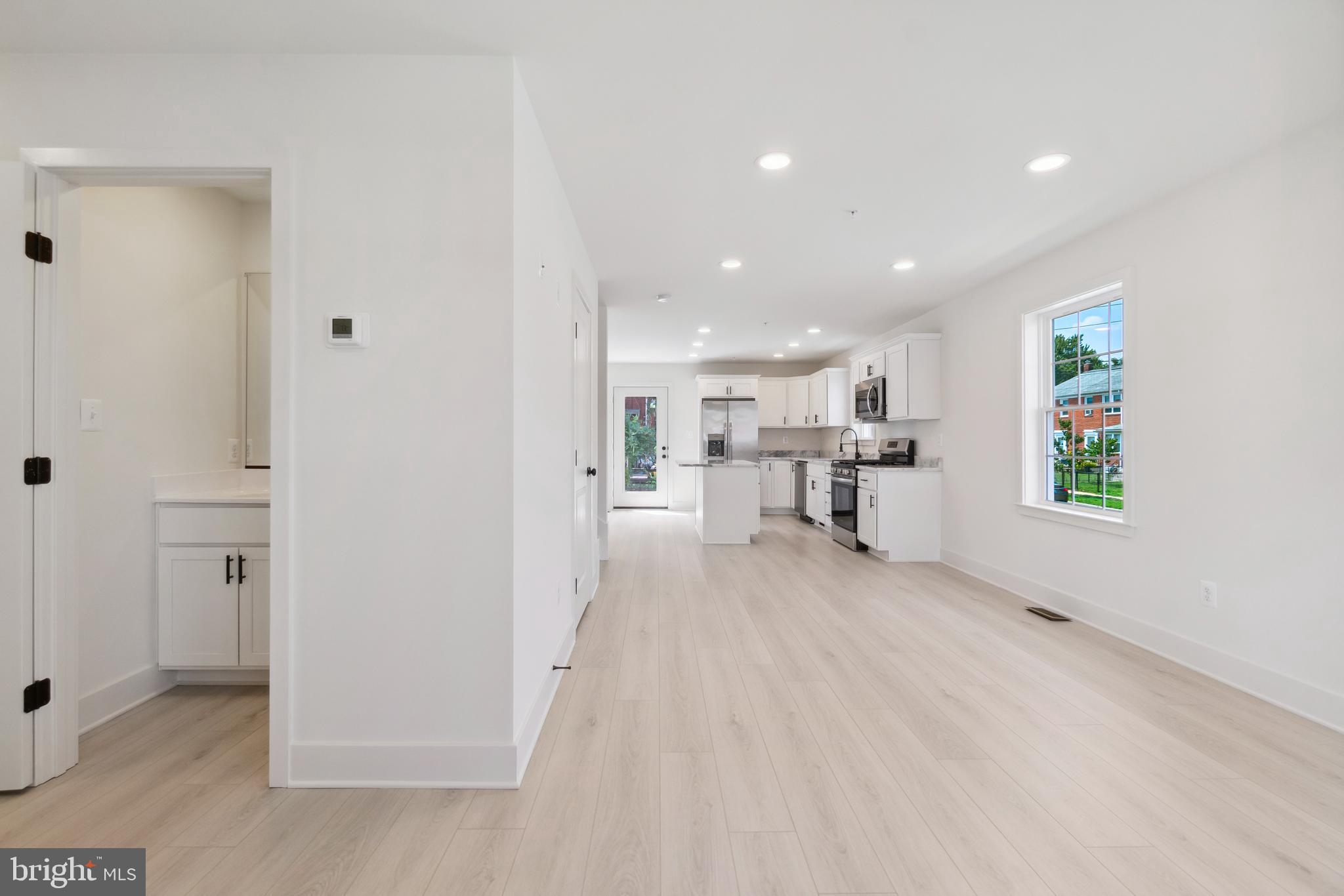 557 Chalcot Square Essex, MD 21221 - Photo 10 of 46