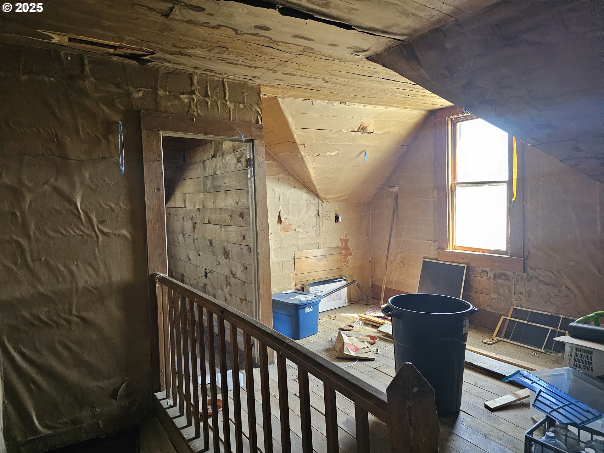 54901 Willow Street Heppner, OR 97836 - Photo 27 of 39 a view of a porch with furniture and a window