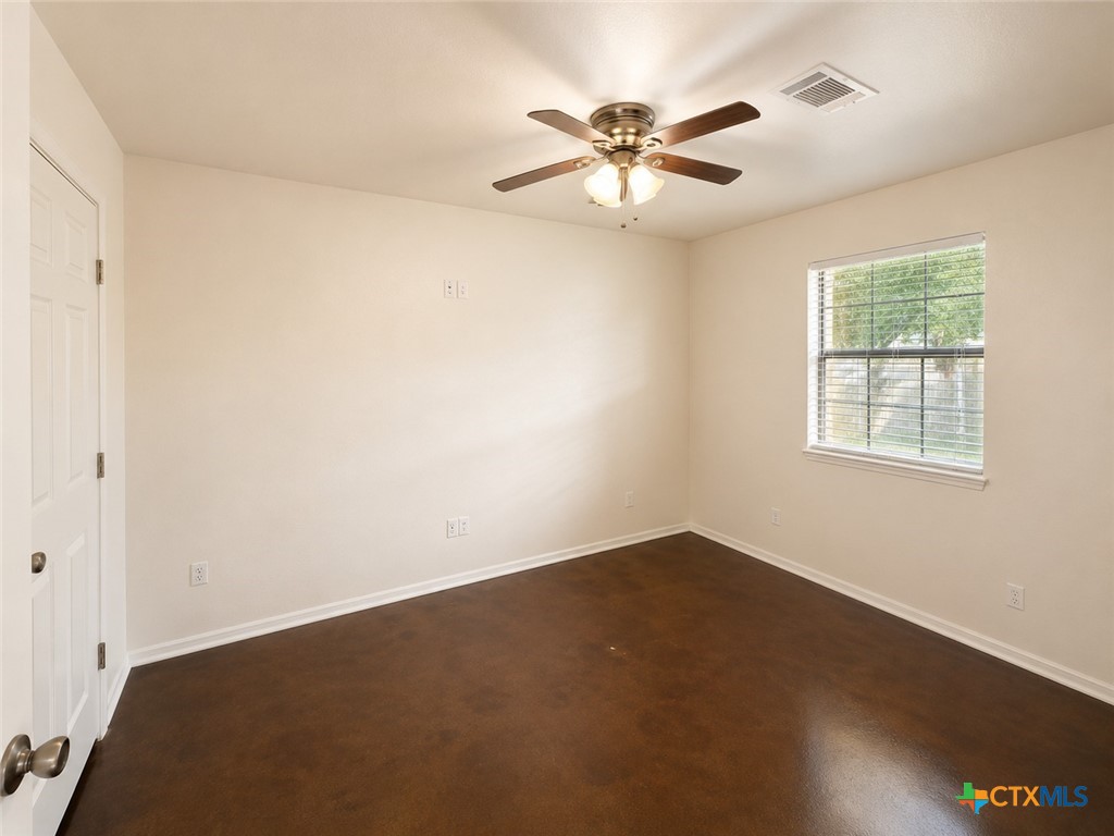 661 West Austin Street, Unit D Luling, TX 78648 - Photo 4 of 7