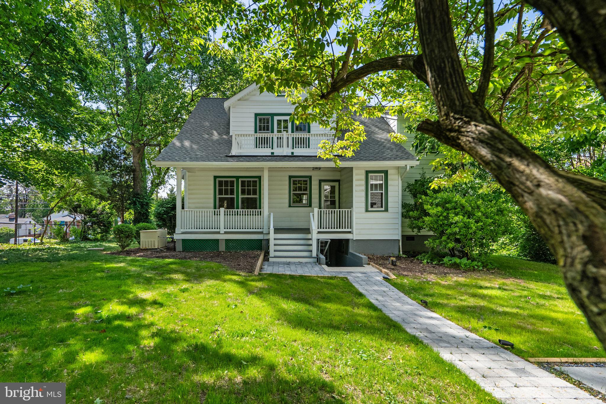 9403 Warren Street Silver Spring, MD 20910 - Photo 3 of 46