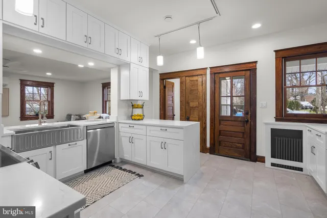 $1,395,000 | 9403 Warren Street, Silver Spring, MD 20910
