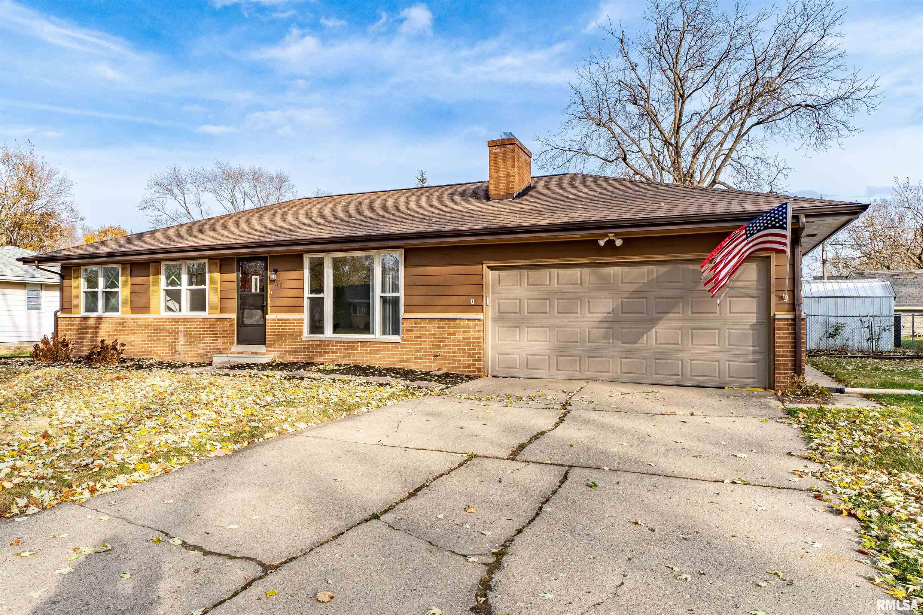 2702 Daycor Divide Peoria, IL 61607 - Photo 1 of 25