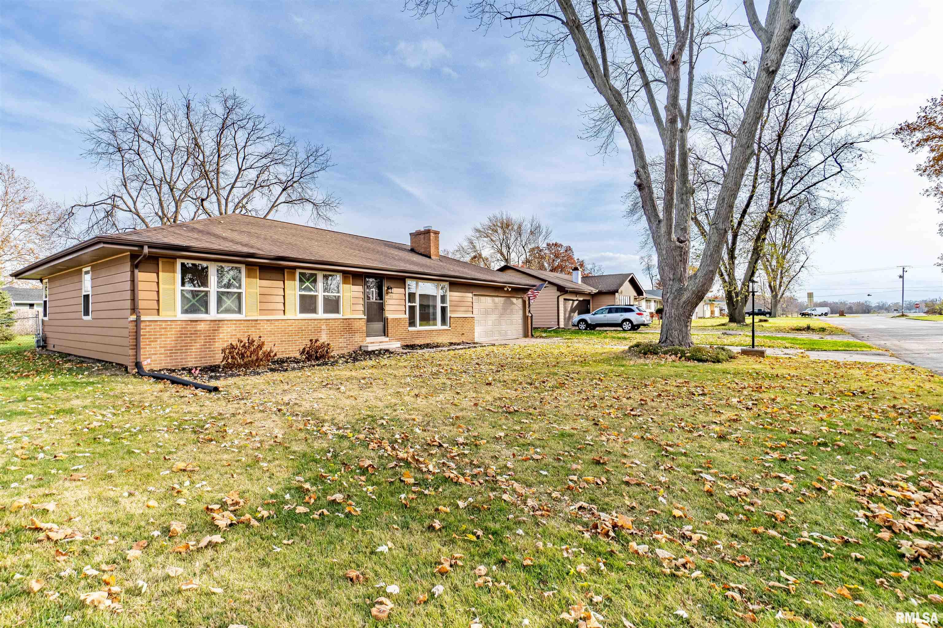 2702 Daycor Divide Peoria, IL 61607 - Photo 2 of 25