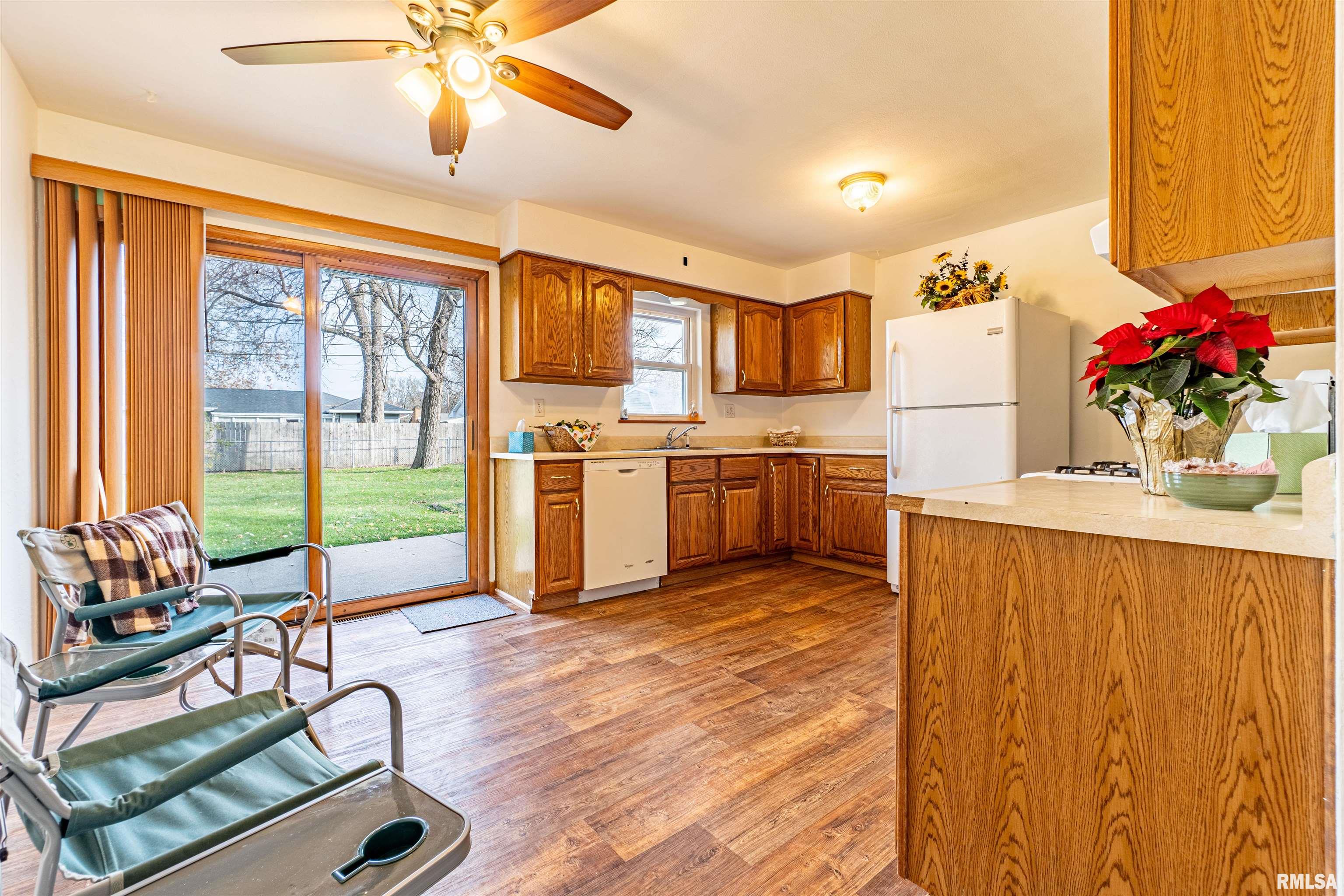 2702 Daycor Divide Peoria, IL 61607 - Photo 5 of 25