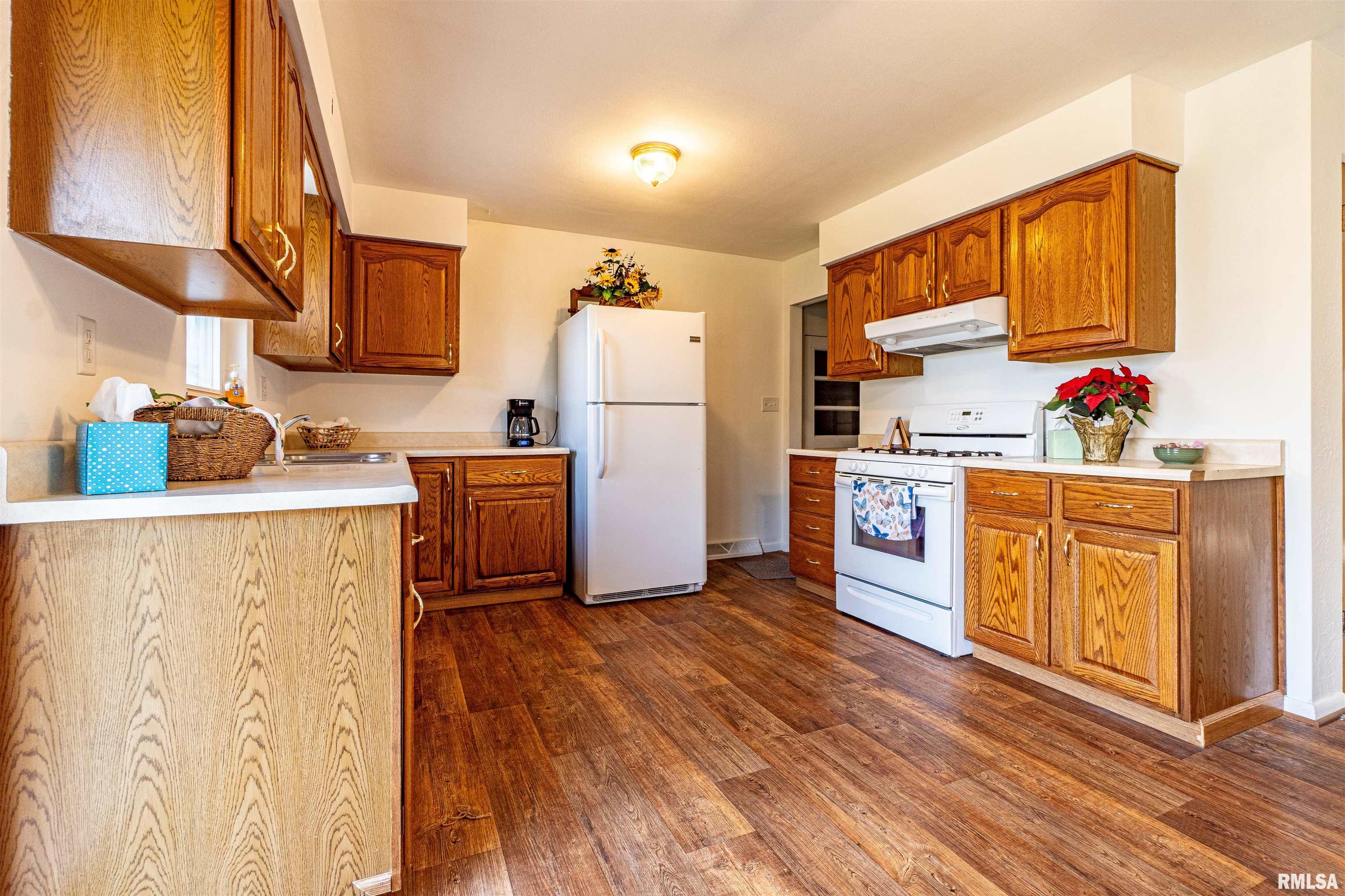 2702 Daycor Divide Peoria, IL 61607 - Photo 6 of 25