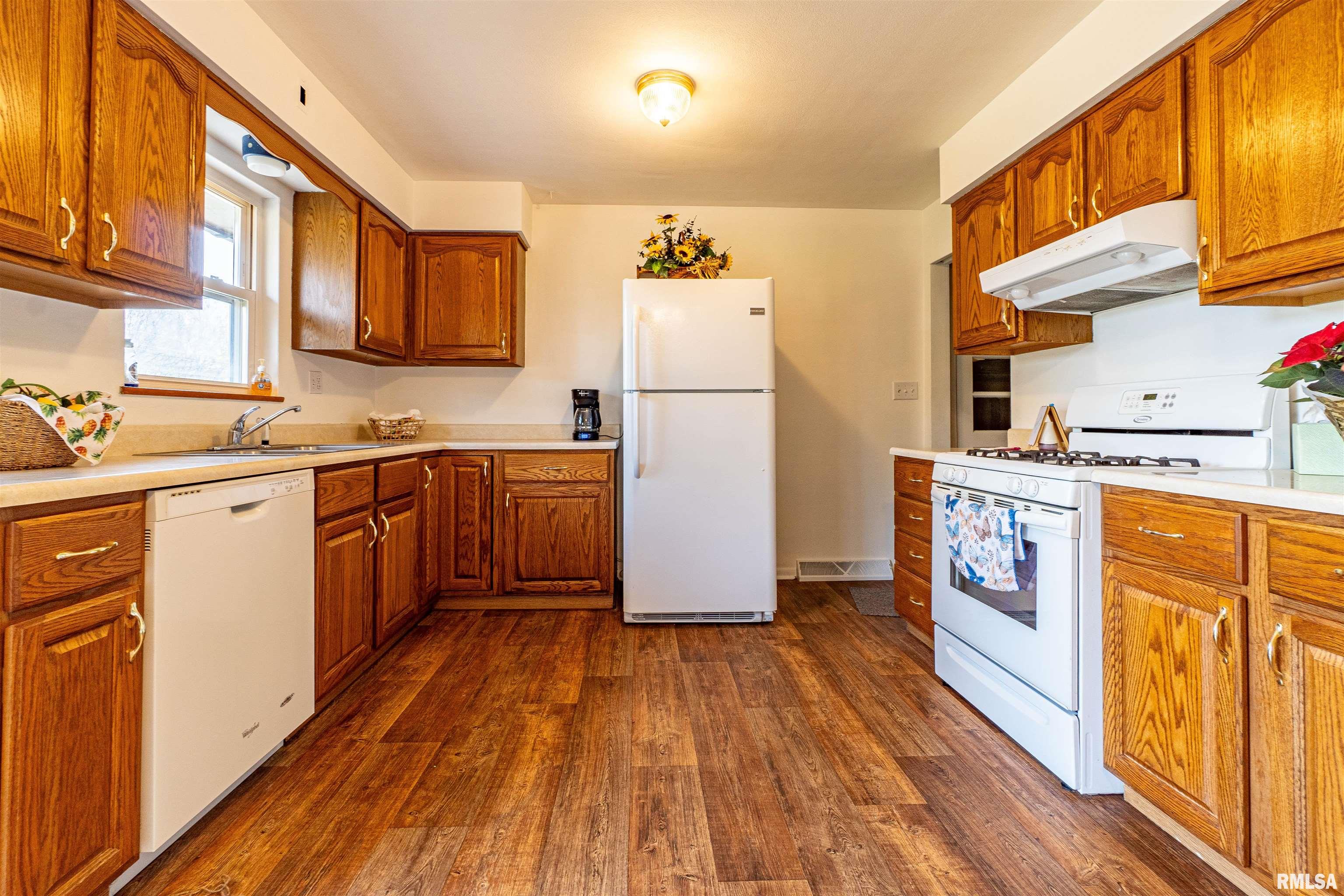 2702 Daycor Divide Peoria, IL 61607 - Photo 8 of 25